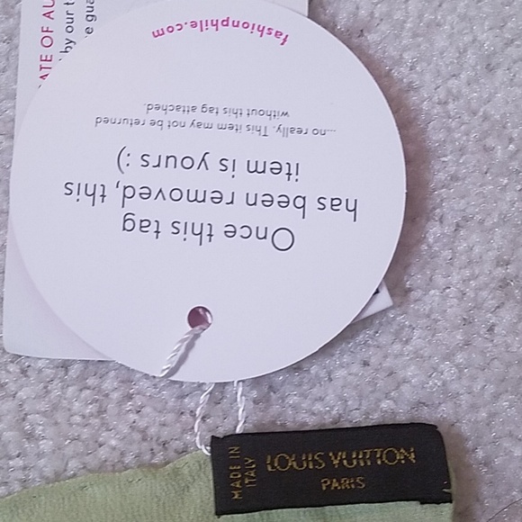 LOUIS VUITTON SILK MONOGRAM SCARF - Picture 3 of 12